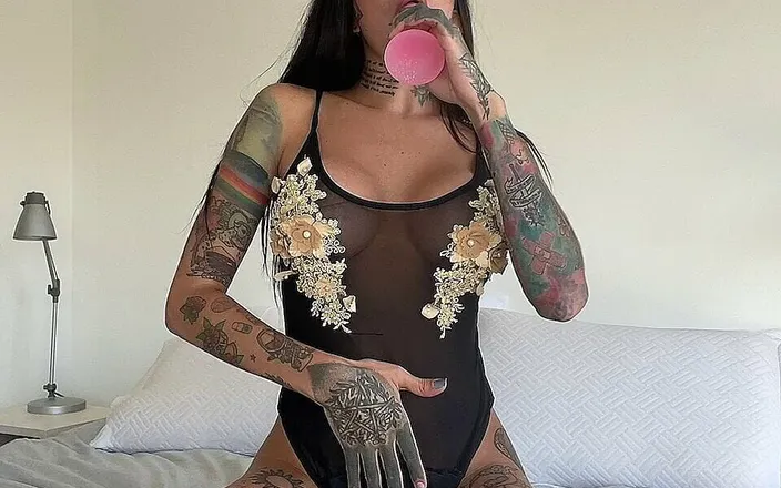 Latinxbabe: Brunette and Her Jelly Glittery Dildo