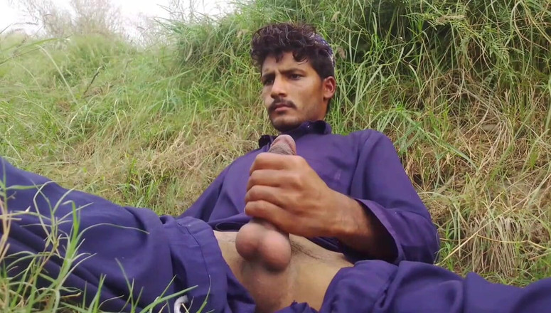 Gulzamin133: 黑人男孩大鸡巴单人表演