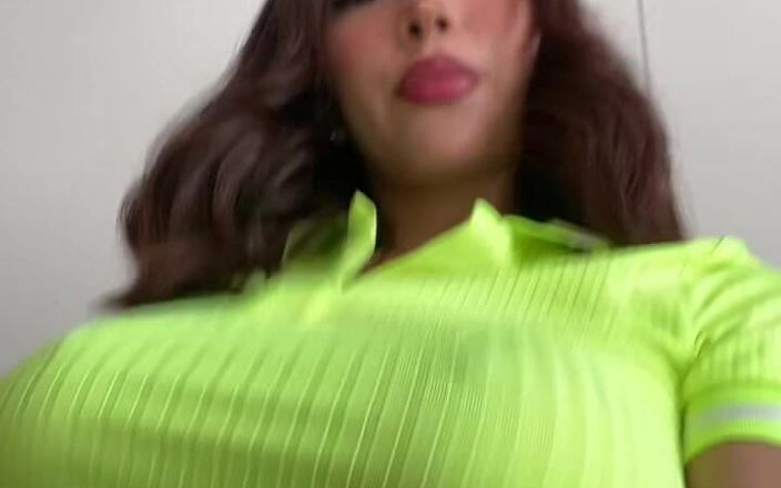 SweetGirl69: Ich bin so heiß. Komm und schau dir es an