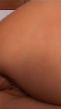 Fiesta de sexo hardcore con ninfómanas hambrientas de sexo (película porno completa)