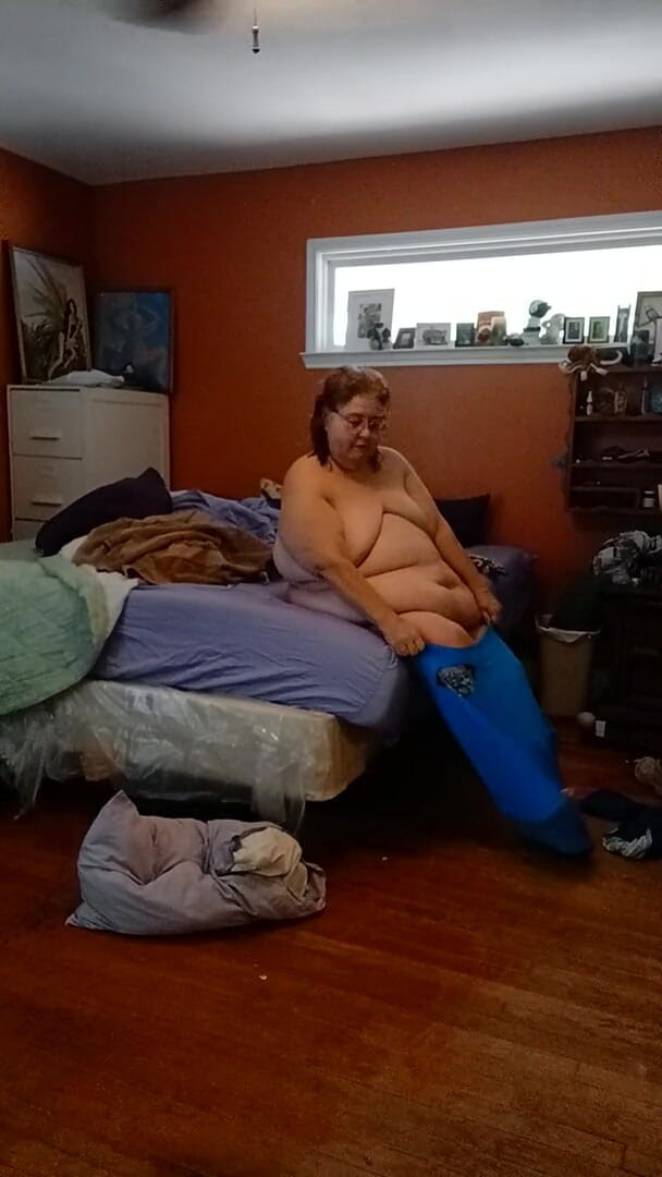 BBW nurse Vicki adventures with friends: Ankleiden für höschen-fans Hey