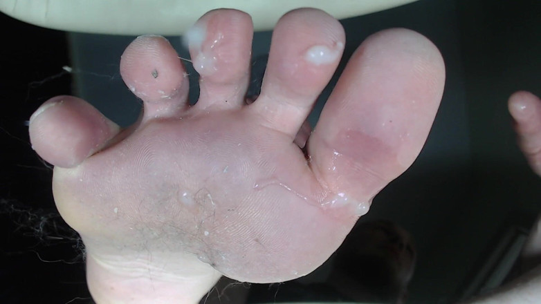 Hunky time: Regard Juteux Et Beaucoup De Sperme (couilles, Pieds, Bite, Cul, Sperme,...