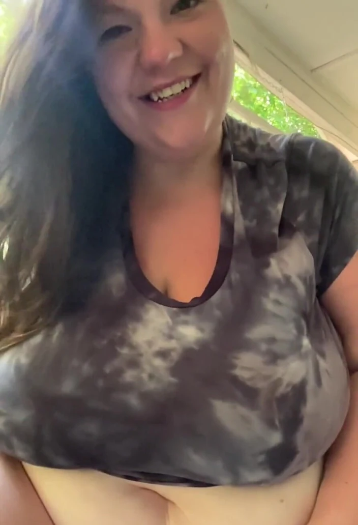 420bettyboobs: Slo-mo Titty Drop. Happy Friday Hunnies!!
