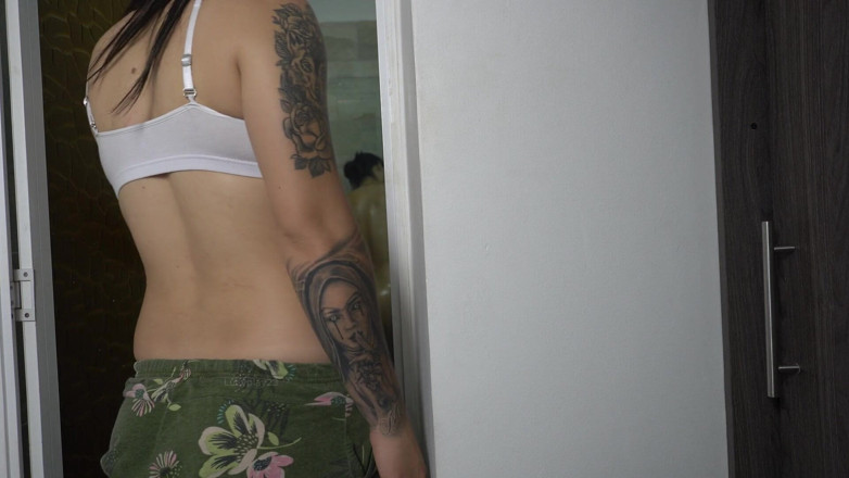 Onlyporn2023: Lesbian lagi asik muasin mereka sendiri di kamar mandi