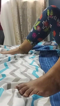 Olejová masáž se promění v sexuální poté, co viděla zadek zralé děvky