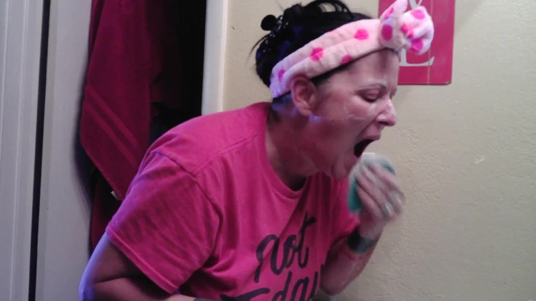 Abby Anna: Facial scrubbing washing secret
