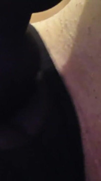 Sexy MILF Clit Komt Klaar Door Slipje Met Behulp Van Een Vibrator..