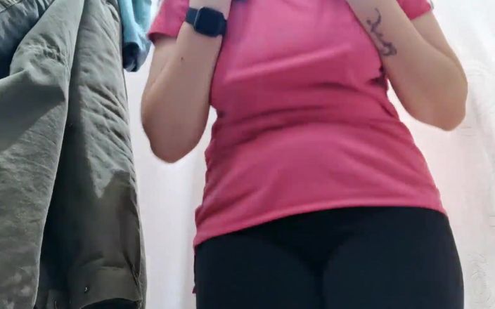 Nicoletta Embassi: Nicoletta fala sujo para você e mostra sua bunda perfeita...