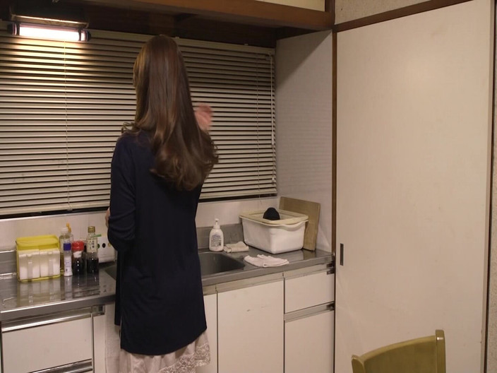 MBM3988: A061g04 继母用继女和丈夫的呻吟烧伤了她成熟的身体。成熟s的色情性爱