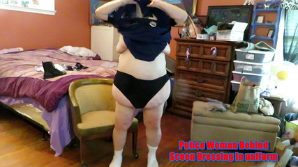 BBW nurse Vicki adventures with friends: Sestřička Vicki se obléká v policejním oblečení