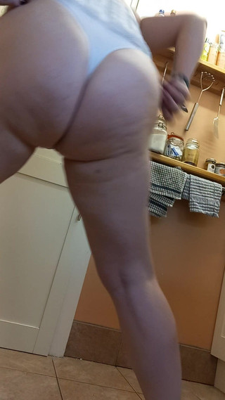 Lustful Libertines: Chtěli byste šálek čůracího čaje?