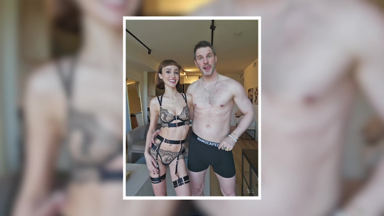 Tommy Wood XXX: Christina sage si gadis hot dengan memek aduhai lagi asik...