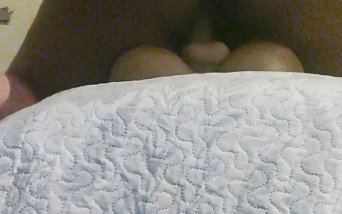 Bendmeover28: Fat ass wet pussycat