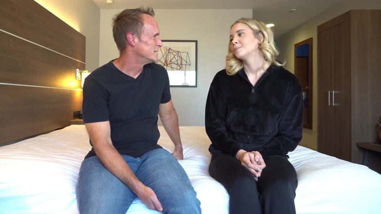 DCTrousersnake: Hombre mayor dctrousersnake anal folla Sophia Sterling - primer video en...
