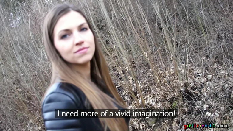 Girlfriends XXX: Girlfriends XXX - Nature Walk kończy się parą cipki grać sissoring