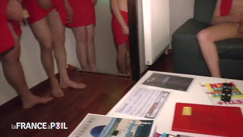 French BDSM: Experiencia por primera vez para nuestra linda estudiante Jessica en...