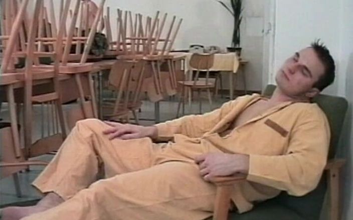 Gay RetroX VHS: Похотливый мужик желает матч No7