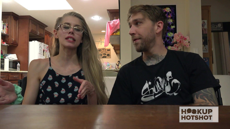 HookUp HotShot-BTS: Bts - Ciekawa laska Kyaa Błaga, by zostać zerżnięta przez Bryana...