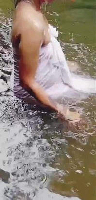 Quente menina tomando banho e fodendo
