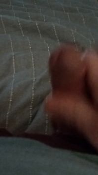 Deite-se na minha cama e jogue com pau
