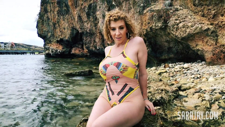 Sara Jay: Sara Jay Island Booty
