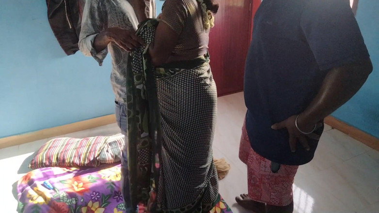 Benita sweety: vyabhichaar karvaane vaala pati tin logon ki chudaee hot jore...