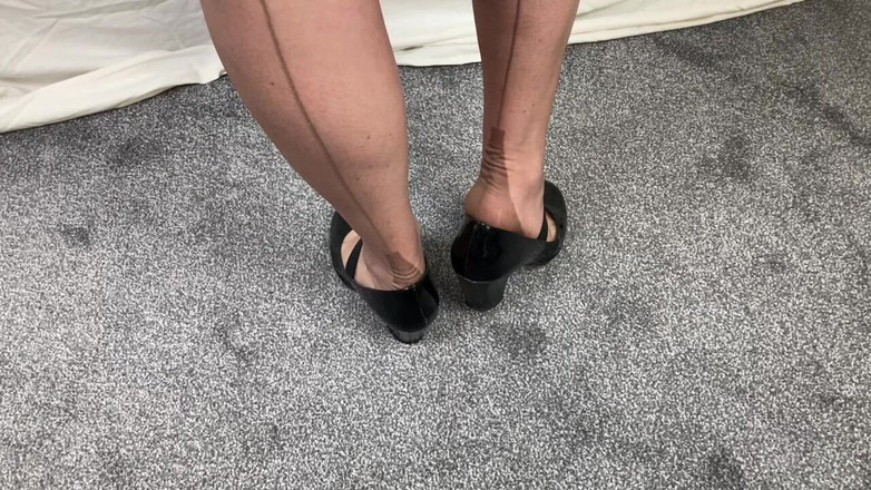 Mr MF: Sra. Madura pés lento strip para vintage lingerie pt 1