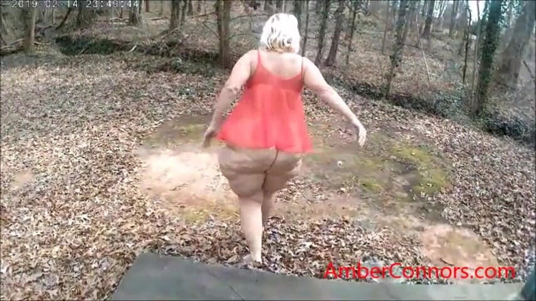 Amber Connors: Amber's pee