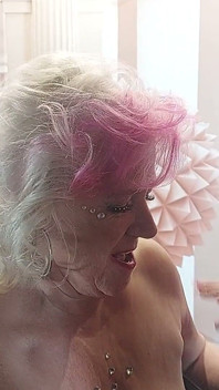 Granny Ahegao Fingering Blonde's Dripping Pussy Wild