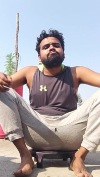 मैं घर पर खुली छत पर हूं
