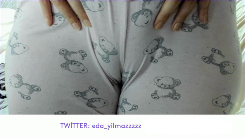 turk_milf_porno: Cameltoe - MILF turca - pornô turco - pijama - buceta - Divulgação turca - Divulgação