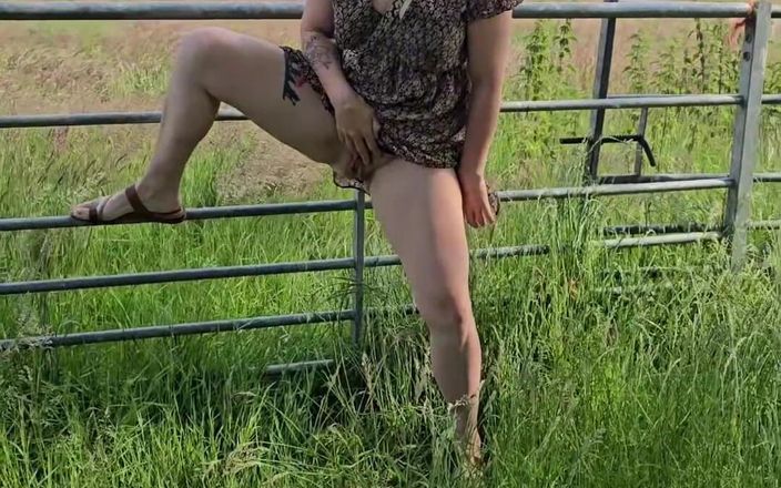 Lustful Libertines: Byla jsem stejně nadržená, jako jsem byla nervózní z toho, že...