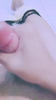 POV Młoda azjatycka tgirl masturbacja i spust dwa razy