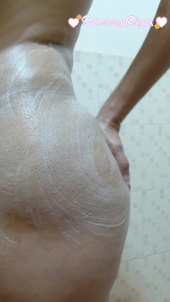 Sassy Riya: Sassy Riya # 2 show v koupelně ve sprše