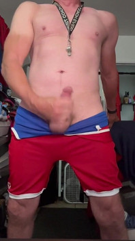 Jockdad87 eyacula en su traje de lucha.