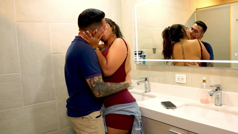 KataleyaGil: My Trainer Fucks Me in the Bathroom of the Gym