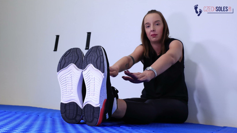 Czech Soles - foot fetish content: Sweaty Long Toes in the Gym