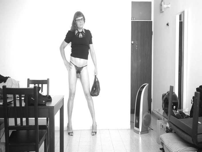 Voyager: Crossdresser Show