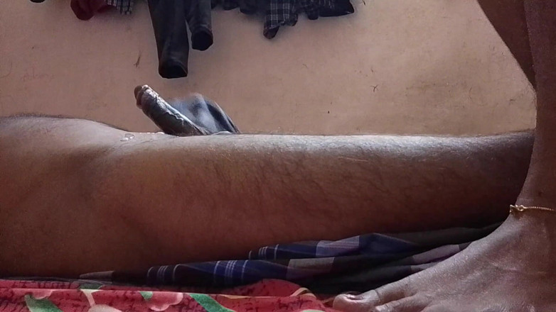 Skydreem1104: Il marito scopa sua moglie facendola sedersi sul suo pene