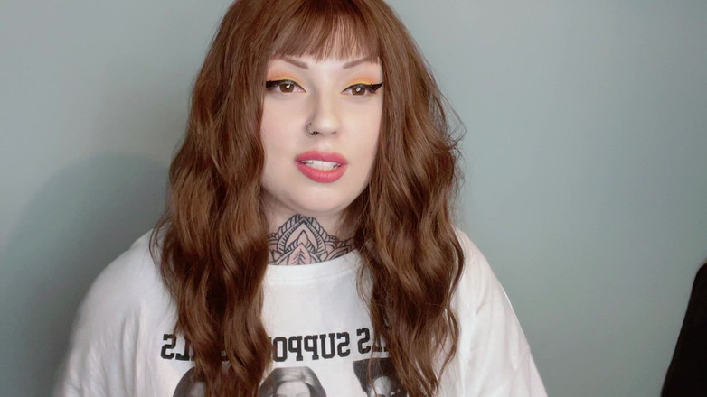 Miss Valentina: 今まで見た中で一番小さいチンコだよ、スッ