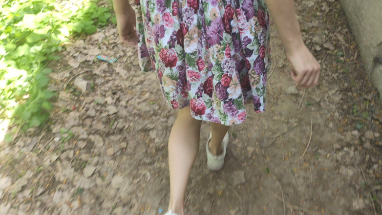 AnGelya G: Lifted Her Skirt at Outdoors and Sucked Park