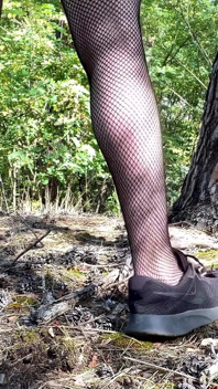 Hot boy tuổi teen khỏa thân đi bộ trong thiên nhiên vì bố