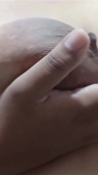 Karmica milf grandona no chuveiro