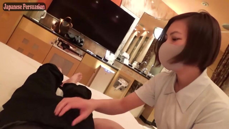 TOKYO HONEY TRAP: La sua formazione professionale non è durata a lungo: l'infermiera bella...