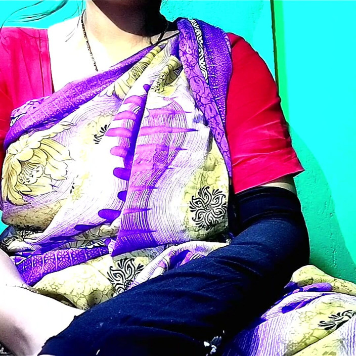 Neha_Noonu: L'esotica desi Saree stuzzica - sensuale camicetta in pressioni delle boccie (parte 1)...