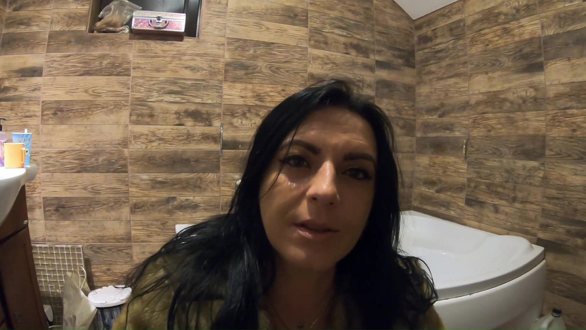 Preview-milfycalla- Pee Play in Bathtub While Wearing a Fur Coat and Pantyhose 198 (MILFy Calla)