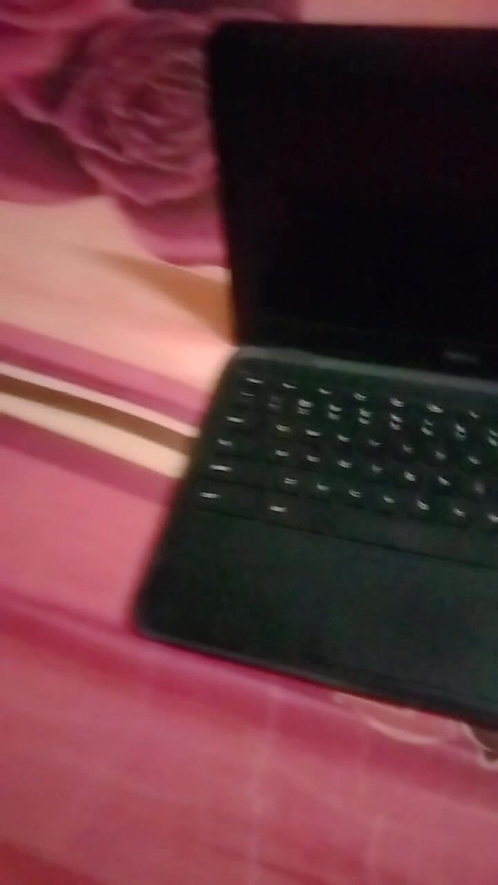 CumOnMeth: Vuoi scopare la mia piccola figa? Bramano il tuo cazzo