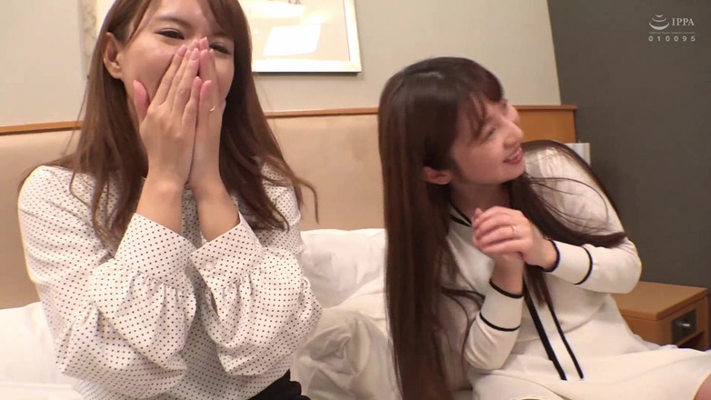 Raptor Inc: Shinjuku: odbieranie niespokojnych zamężnych kobiet z prowincji przed ogromnym terminalem...