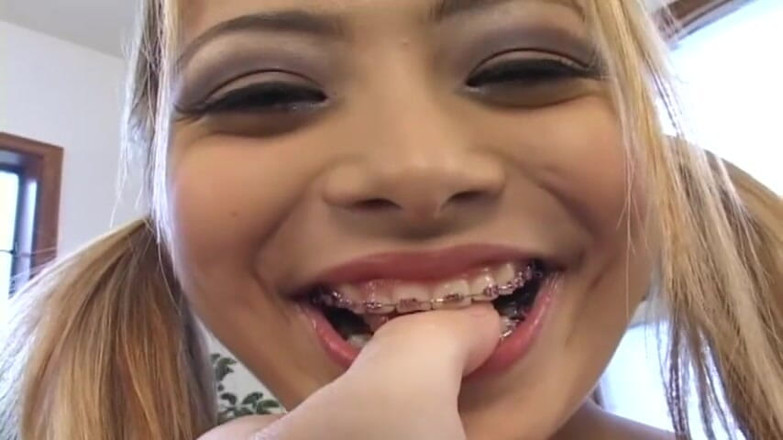 Asiatiques: Cute teen suck dick and swallow all sperm