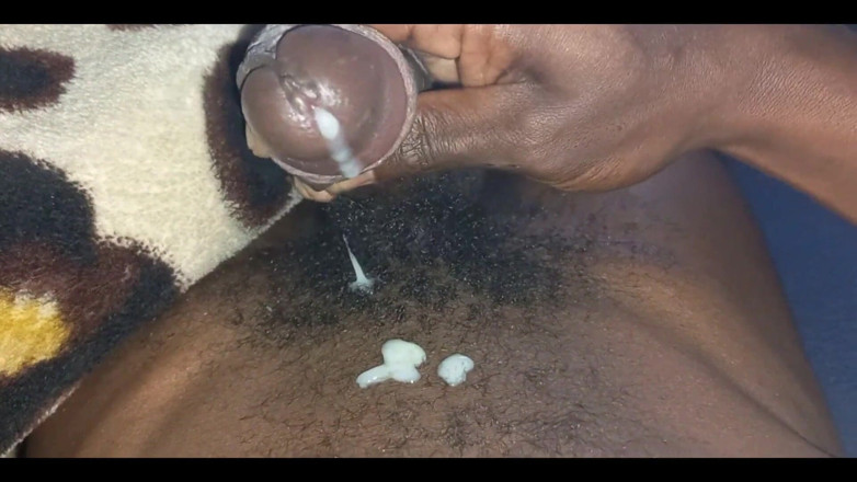 Mr_african: Tvrdě stříkám na mé bříško